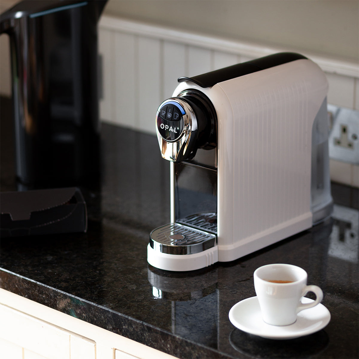 OPAL One Coffee Pod Machine White Colonna